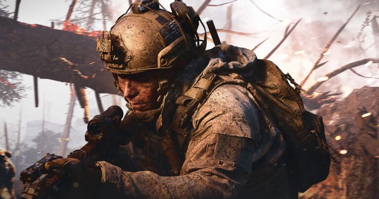 Ein Operator in voller Ausrüstung zielt mit seinem Gewehr durch ein rauchiges Schlachtfeld in Call of Duty: Modern Warfare 4