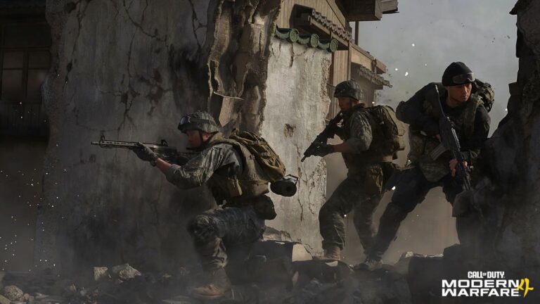 Drei Soldaten im Multiplayer-Gameplay von Call of Duty: Modern Warfare 4 stürmen ein zerstörtes Gebäude