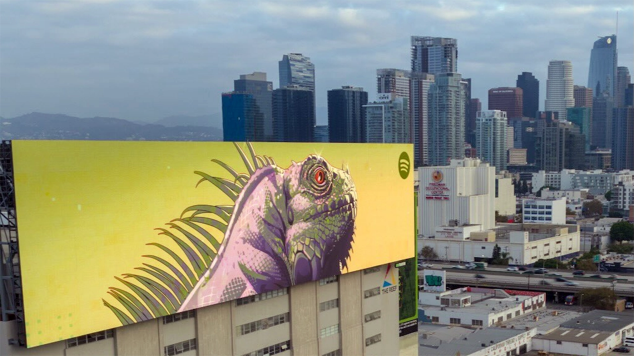 Digitales Spotify-Werbeplakat mit GTA-6-Leguan-Artwork vor der Skyline von Los Angeles