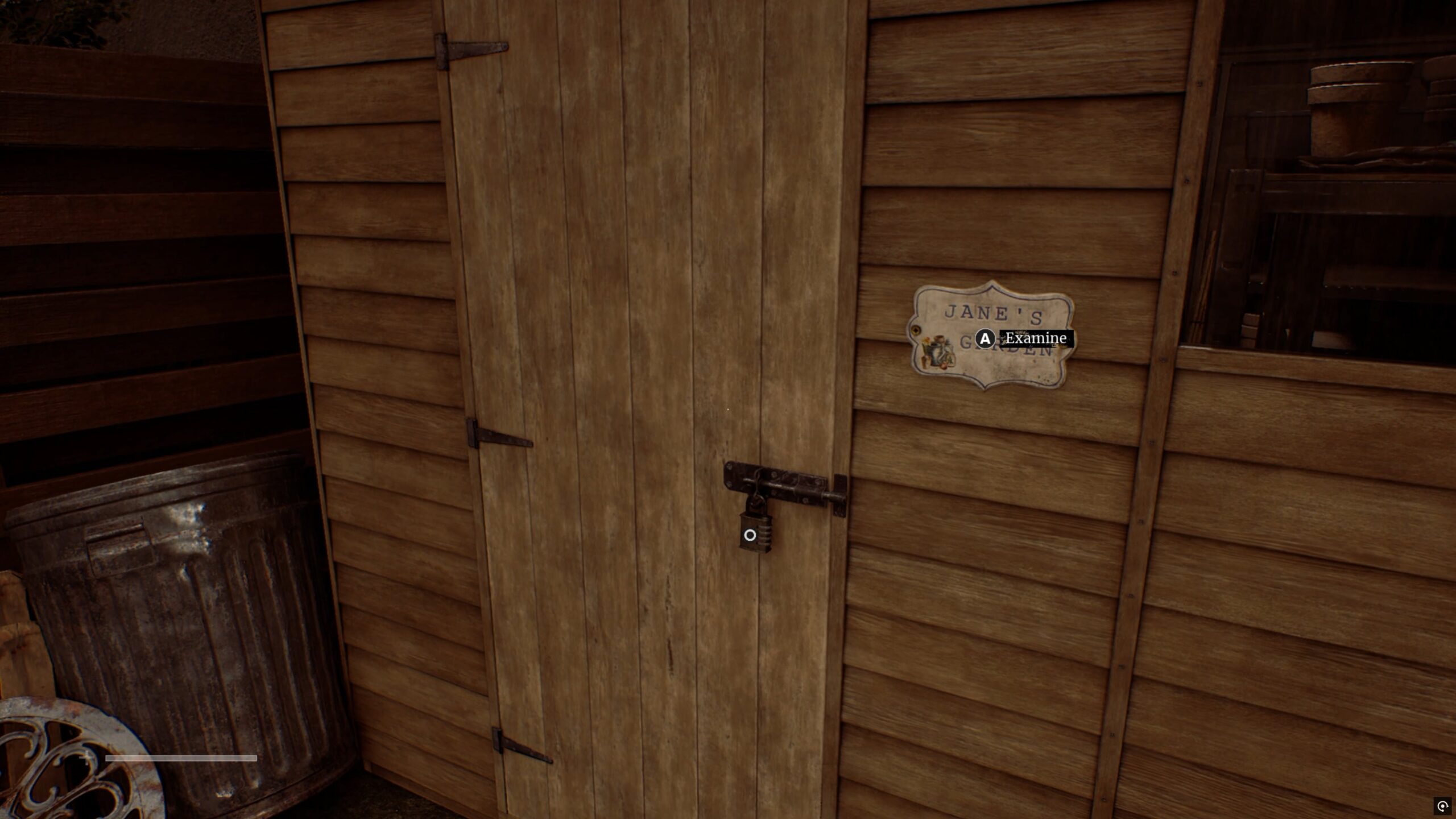 Verschlossener Holzschuppen mit Zahlenschloss und Schild Jane's Garden in den Community Gardens von Silent Hill Townfall