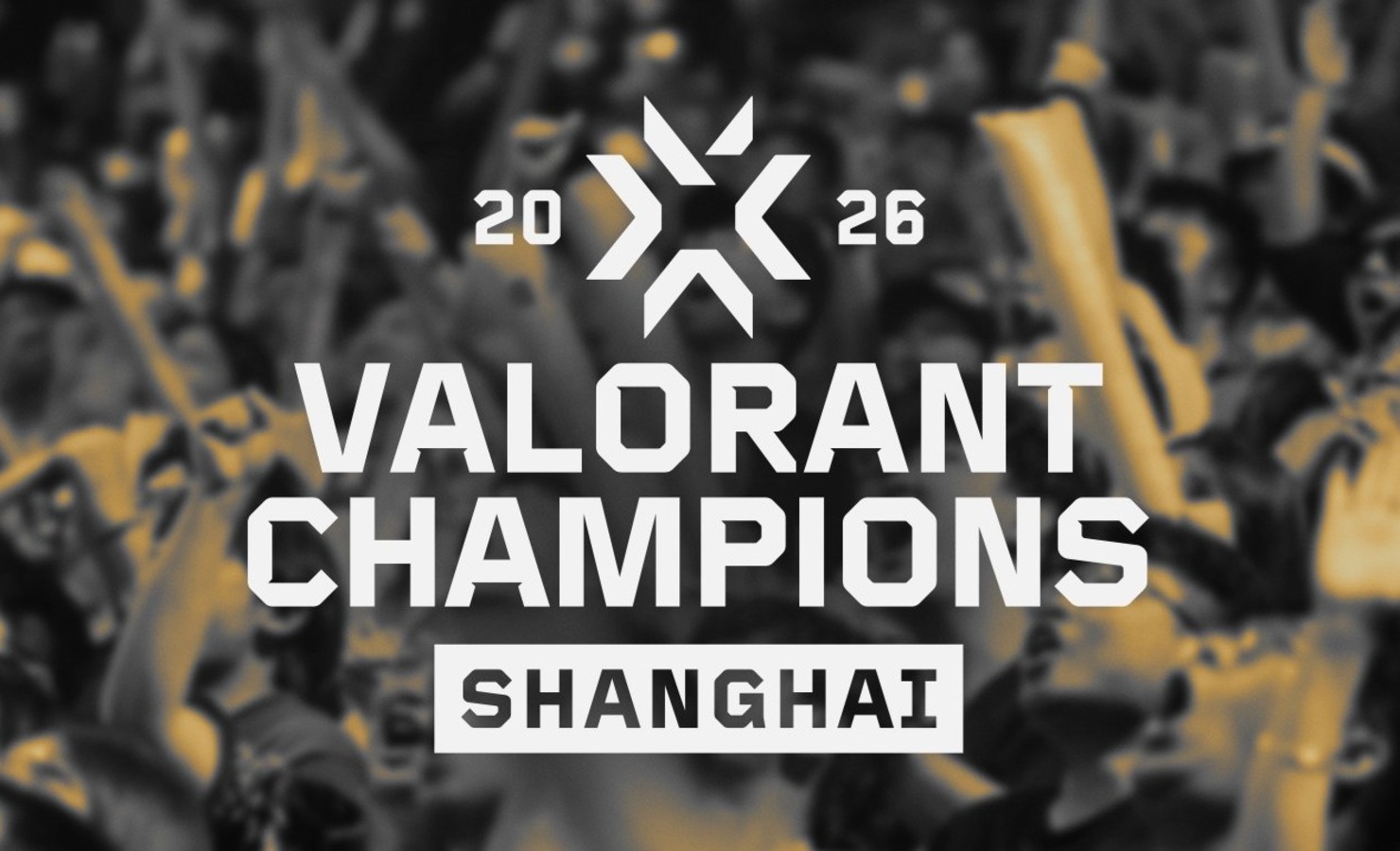 Offizielles Key-Art-Logo von VALORANT Champions 2026 Shanghai vor einer jubelnden Zuschauermenge