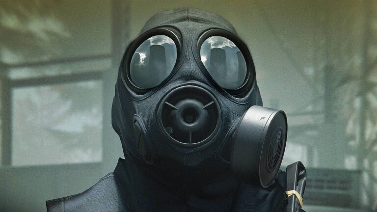 Soldier in a gas mask from Modern Warfare 4's DMZ mode