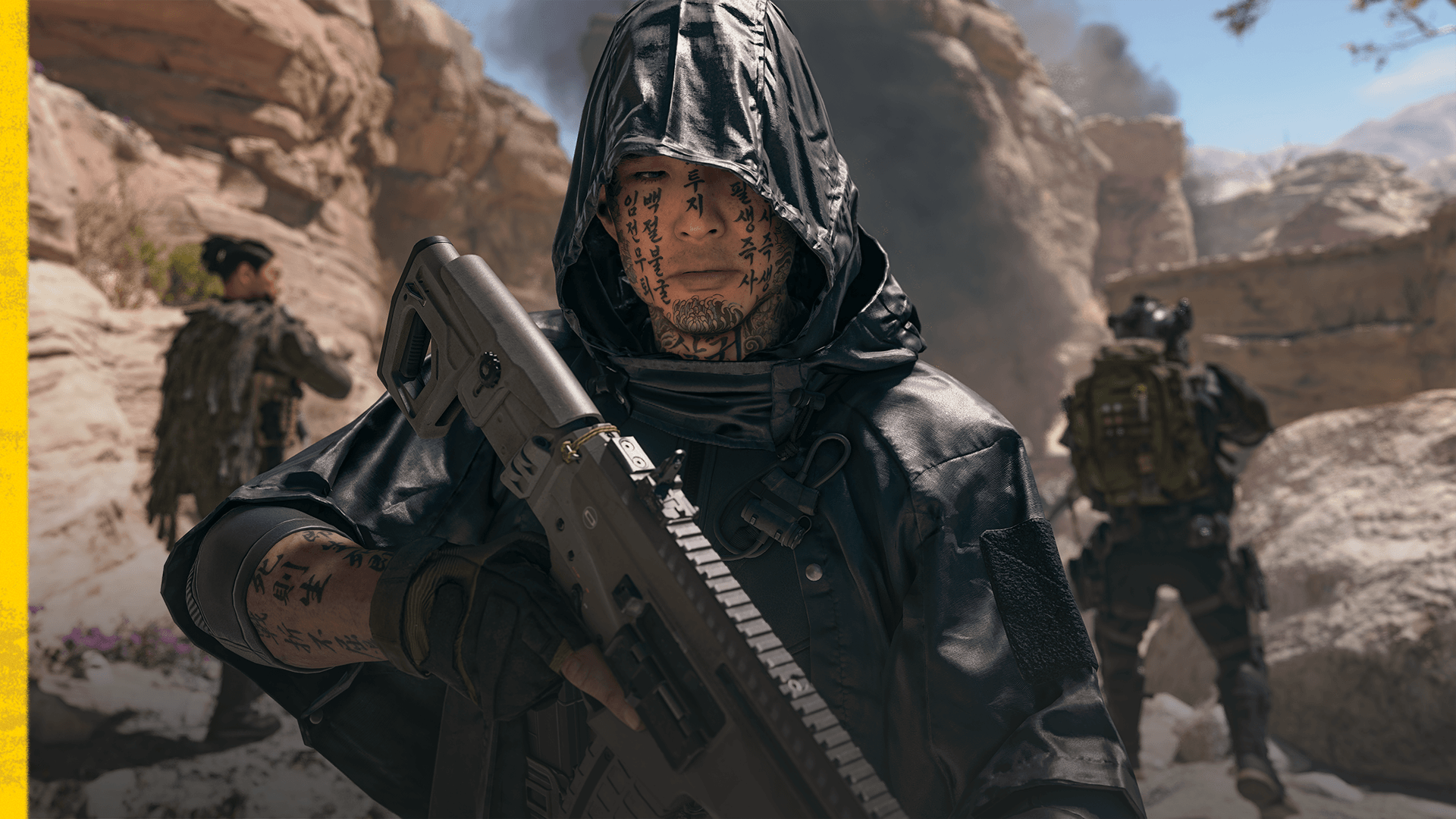 Operator mit Gesichtstattoos und Sturmgewehr in einer Felsschlucht aus Modern Warfare 4